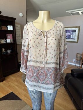 Foreign Exchange sheer tan, blue & red 3/4 sleeves blouse-size M